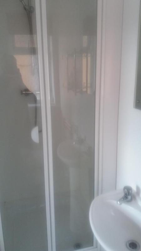 Double Room image 3