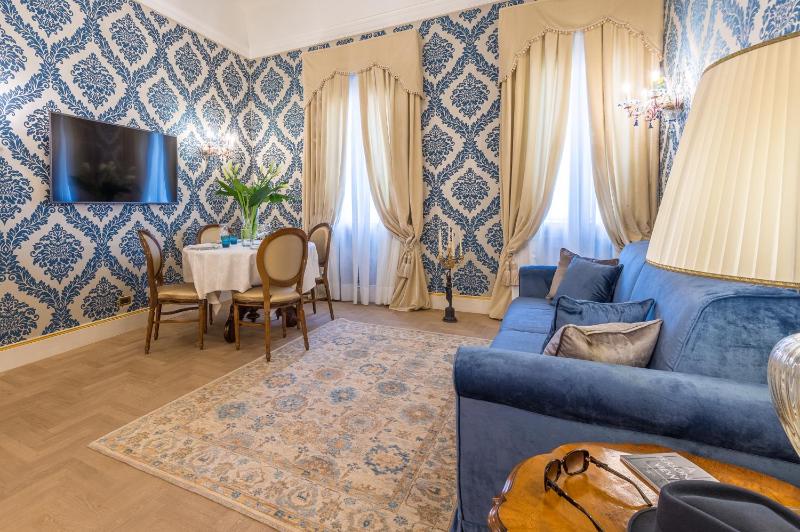Deluxe Apartment image 3
