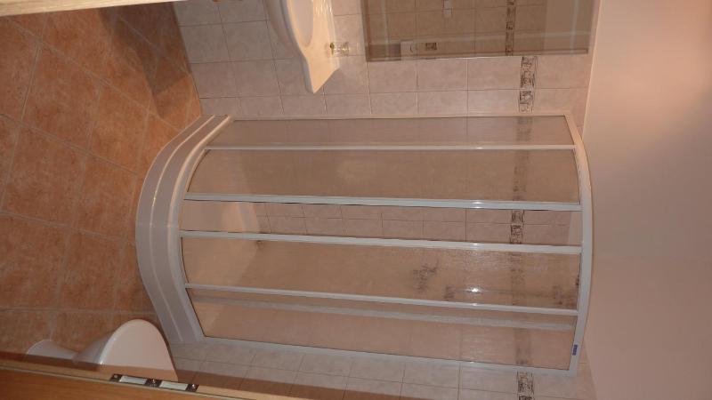 Single Room image 3