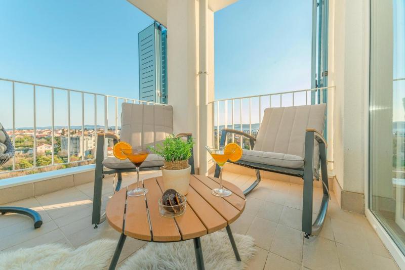 Two-Bedroom Penthouse Apartment with Terrace image 3