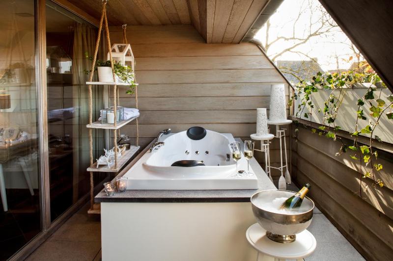 Junior Suite with Sauna image 4