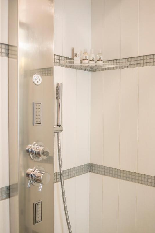 Superior Double or Twin Room image 4