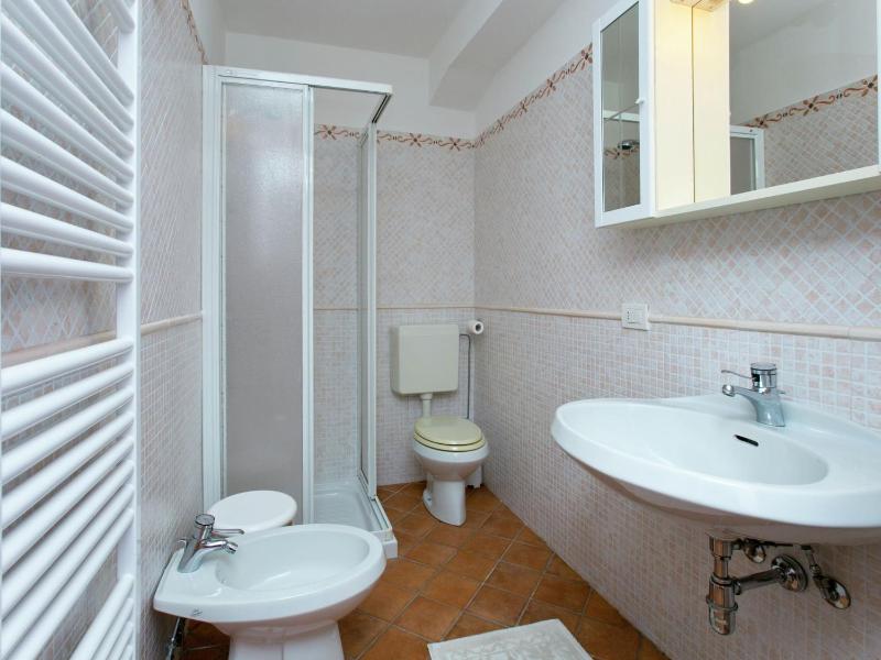 One-Bedroom Holiday Home image 4