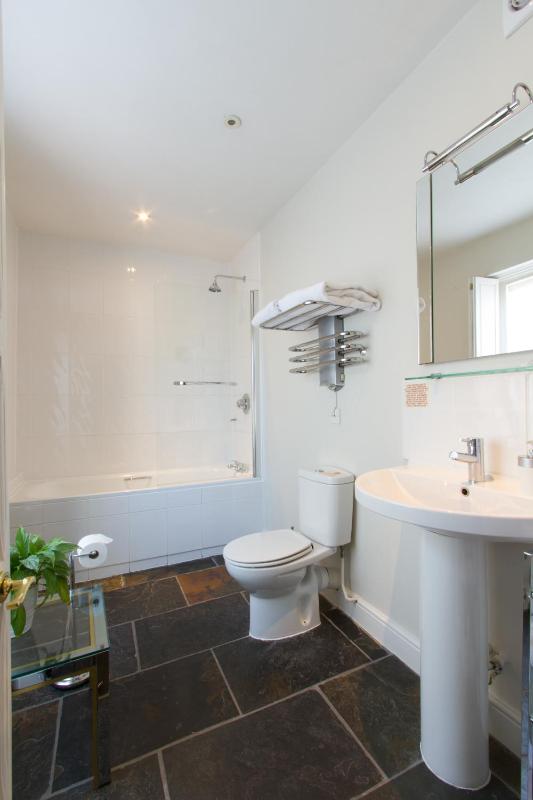 Deluxe Double Room image 2