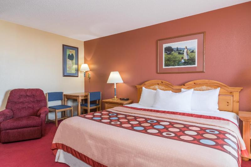 Deluxe King Room - Non-Smoking image 2