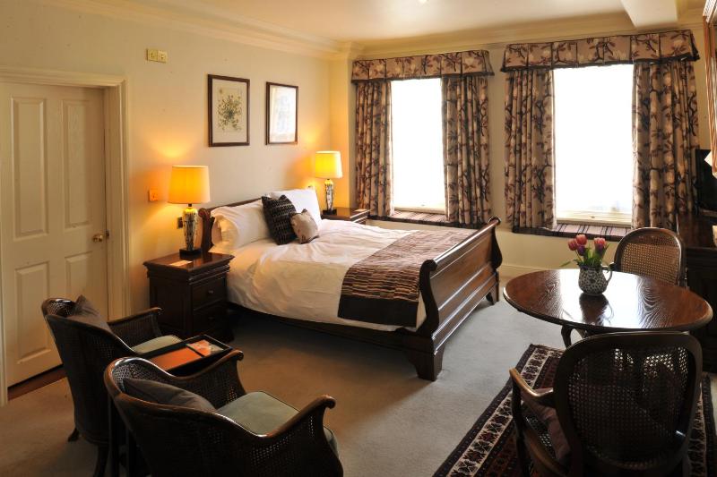 Superior Double Room image 4