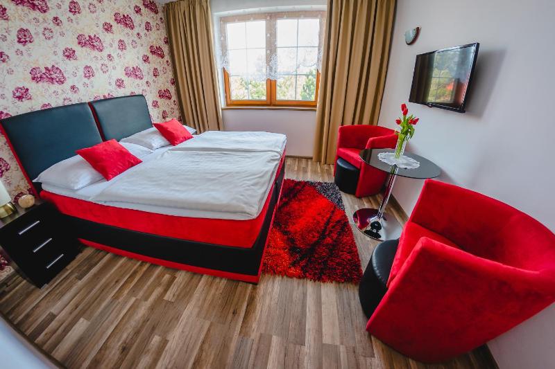 Double or Twin Room image 4