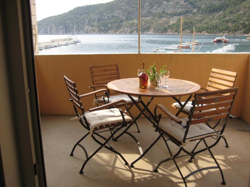 Two-Bedroom Apartment with Terrace and Sea View image 3