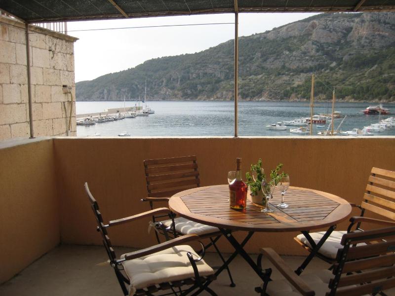 Two-Bedroom Apartment with Terrace and Sea View image 4