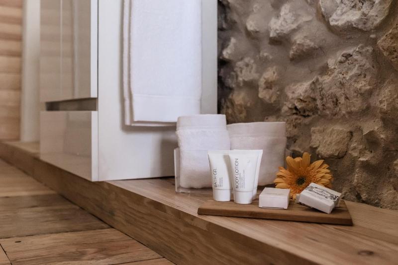 Studio - Fourth Floor image 4