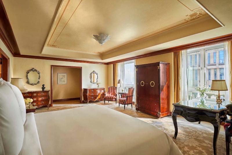 Royal Suite - 2 King and 2 Twin Beds