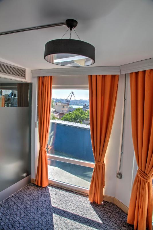 Junior Suite with Sea View image 3