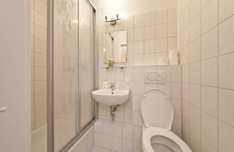 Standard Double Room image 2