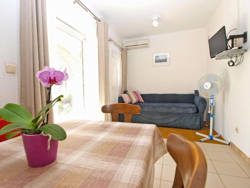 Apartment image 2