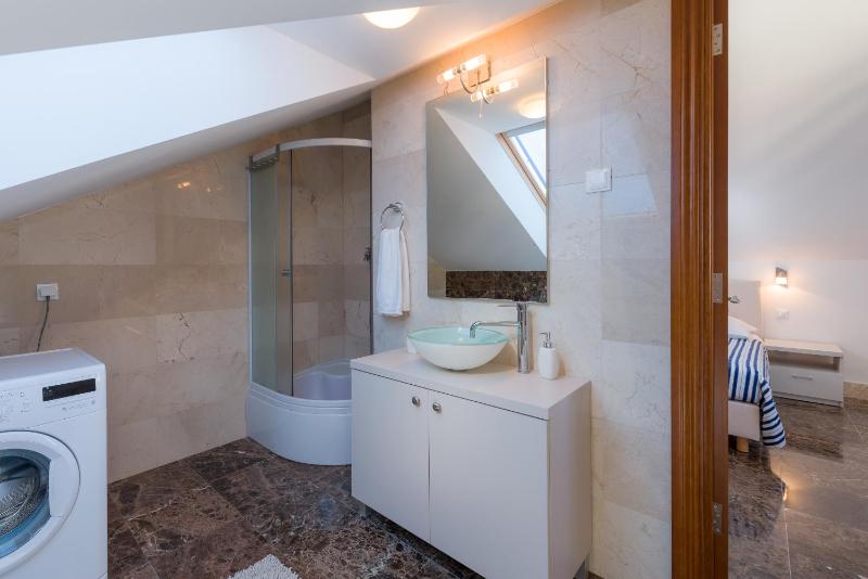 One-Bedroom Apartment image 3