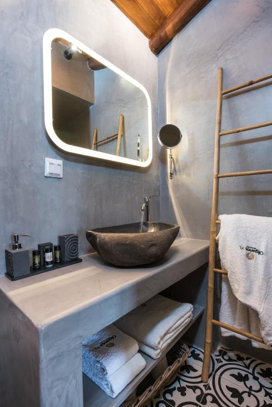 One-Bedroom Suite image 3
