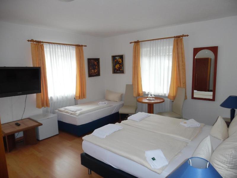 Triple Room image 2