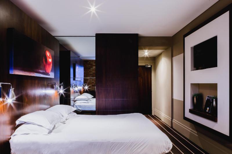Double Room image 2