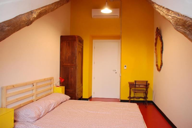 Double Room with Shared Bathroom image 4