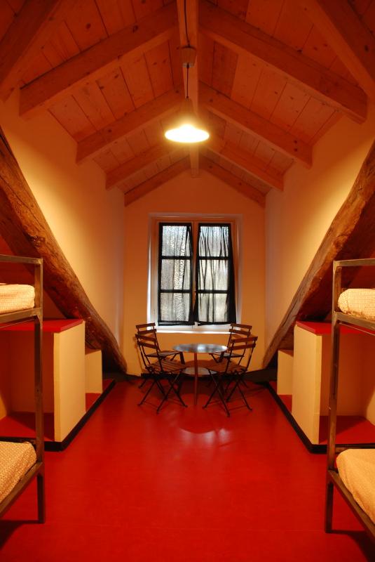 Bed in 4-Bed Mixed Dormitory Room image 4