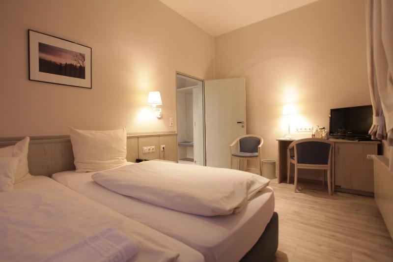 Double Room image 2