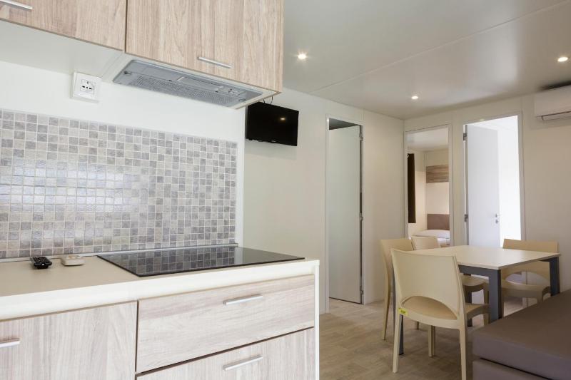 Mobile Home Prestige image 2