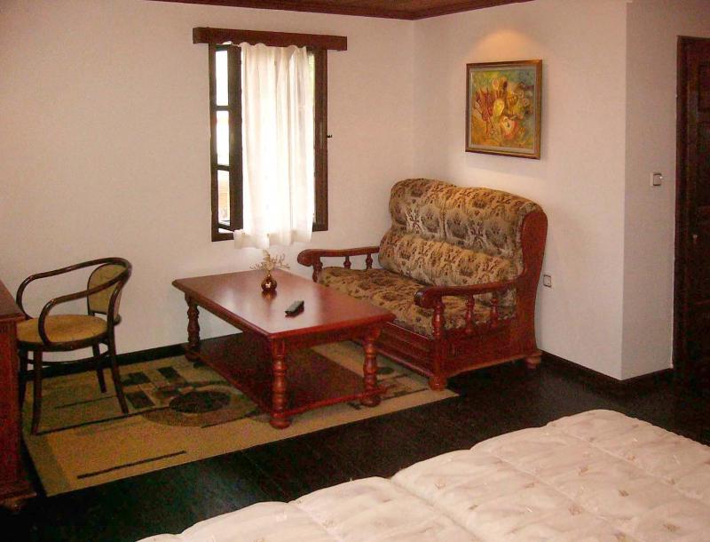 Comfort Twin Room image 4