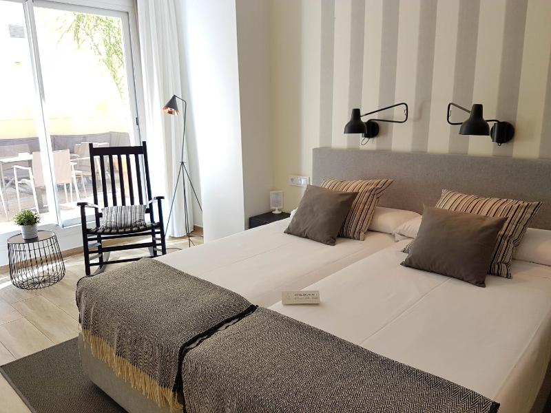 Premium Double Room image 2