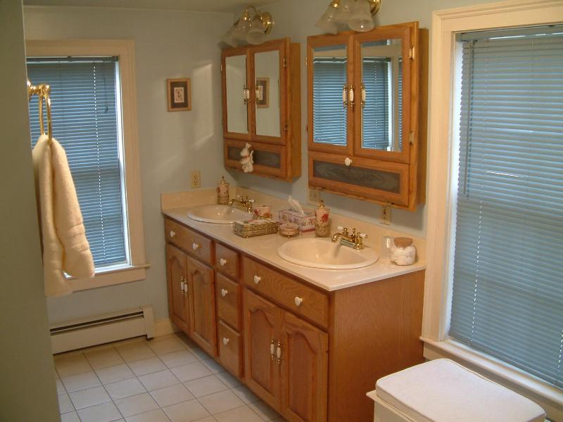 Queen Suite image 3