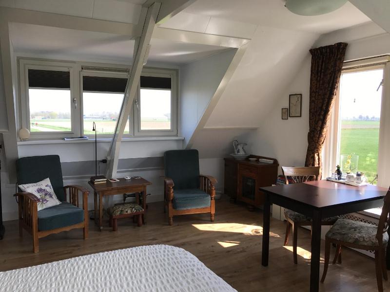Deluxe Quadruple Room image 1
