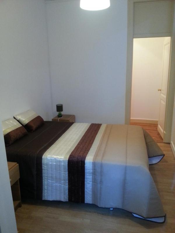 Double Room with Balcony image 2