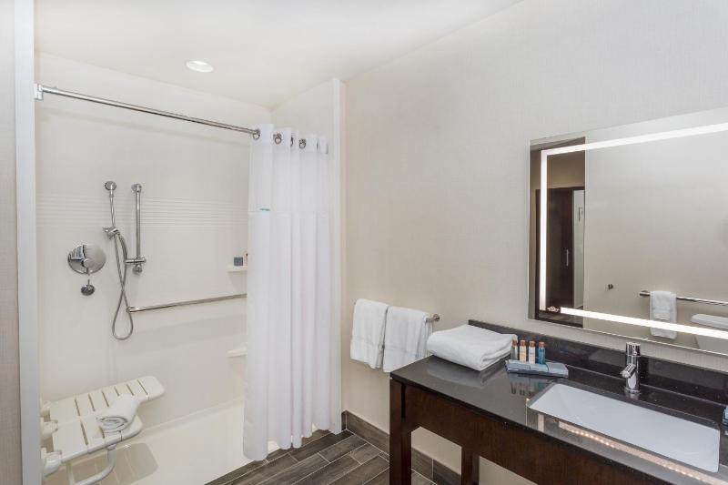 King Room - Mobility Access/Non-Smoking image 2