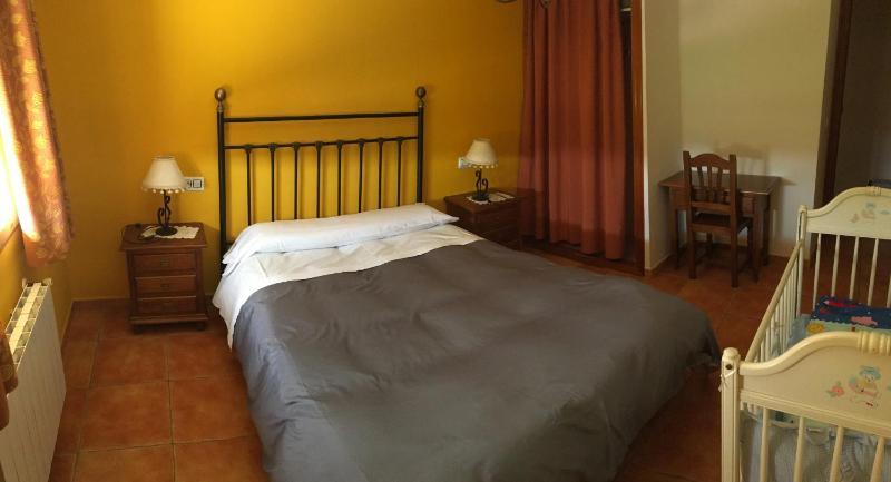 Double or Twin Room image 3