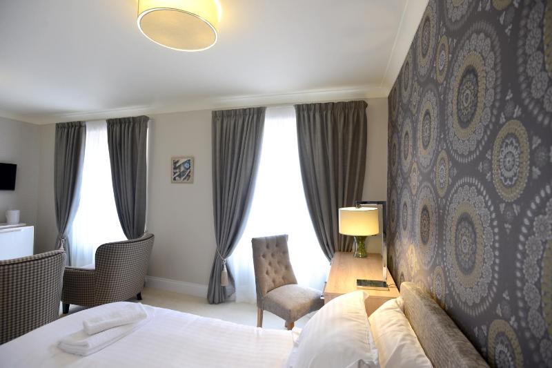 The Devon Court - image 23
