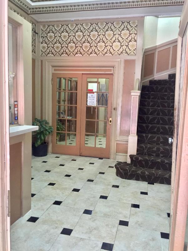 Admiral Hotel - image 13