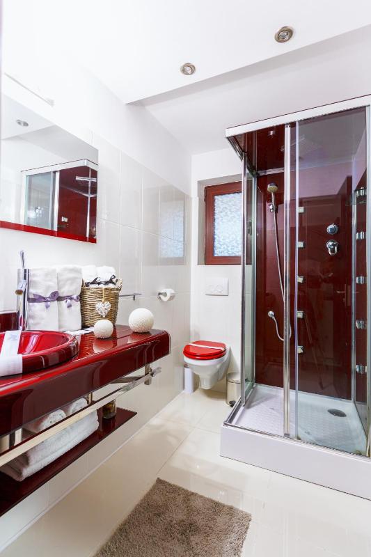 Double Room image 3