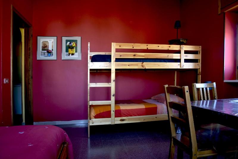 Standard Quadruple Room image 3