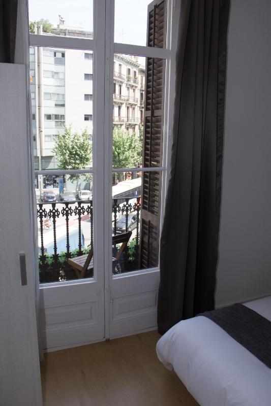 Double Room with Balcony image 3