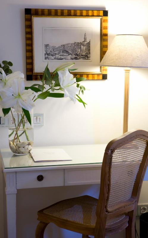 Standard Double or Twin Room image 4