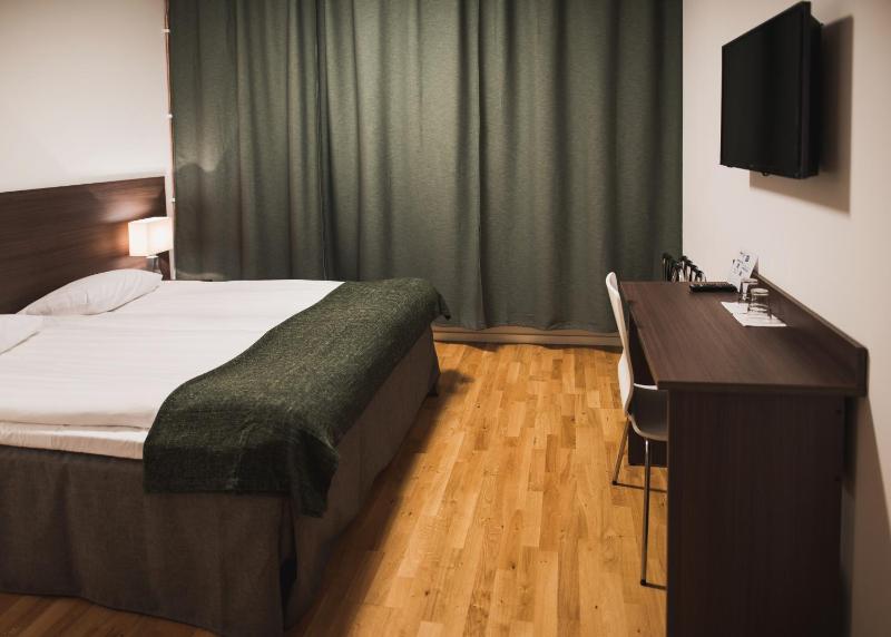 Twin Room image 3