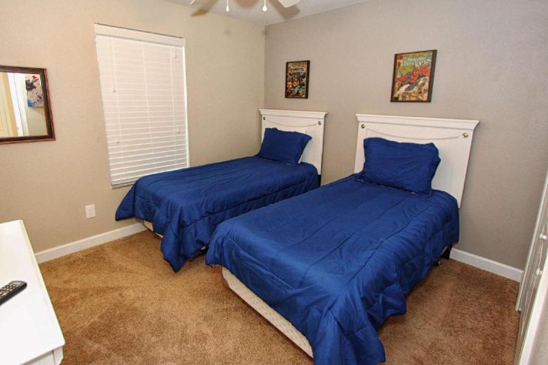 Six-Bedroom Apartment image 4