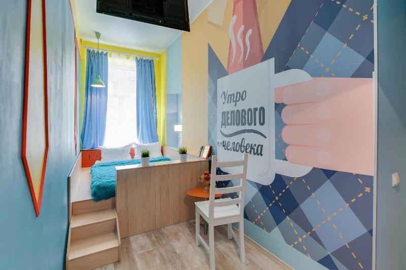 Budget Double Room with Shared Bathroom image 3