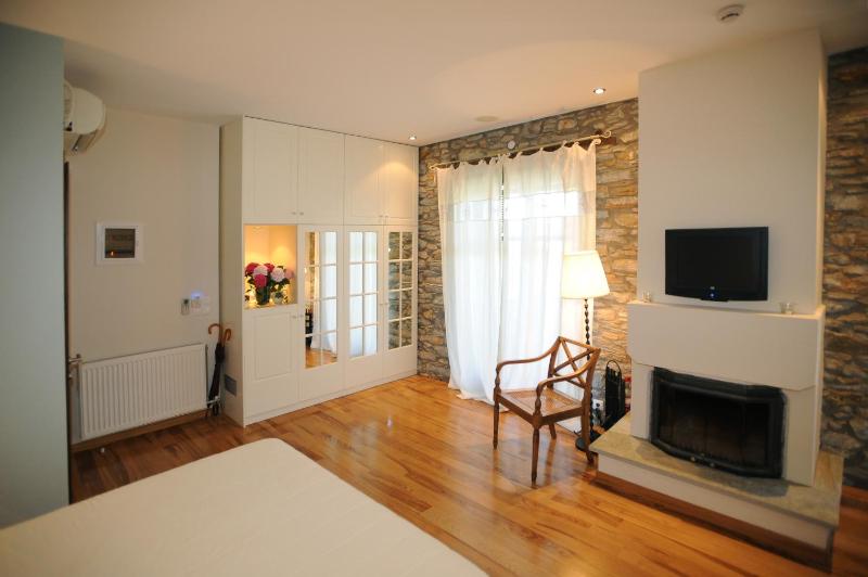 Executive Room image 2