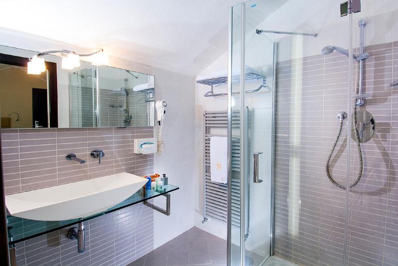 Superior Double or Twin Room image 4