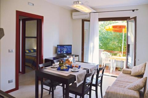 Apartment with Garden View image 4