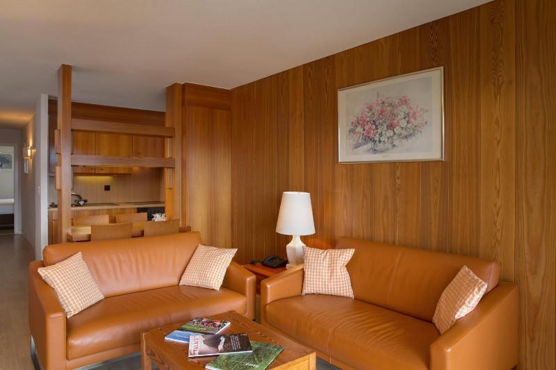 One-Bedroom Apartment image 4