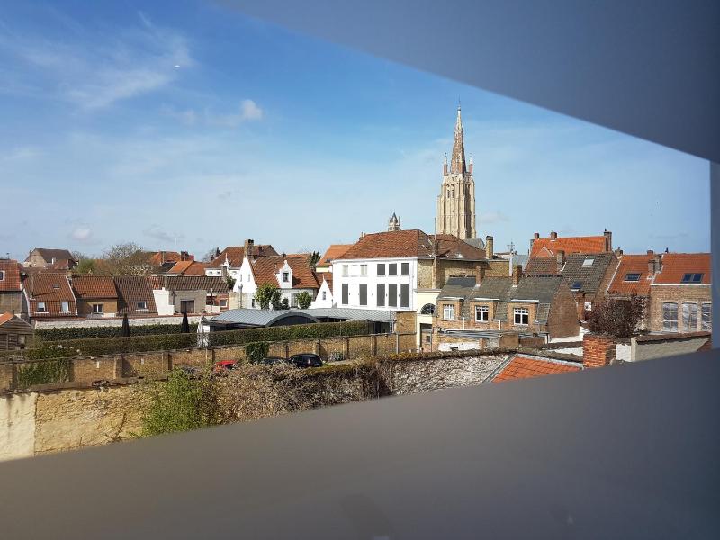 Deluxe Double Room with City View image 2