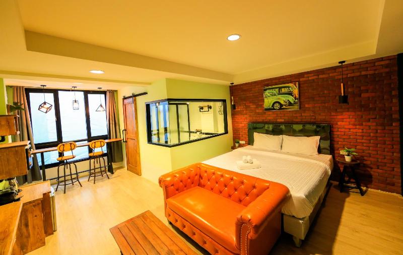 Premium Double Room image 4