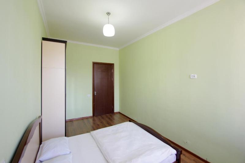 One-Bedroom Apartment image 2