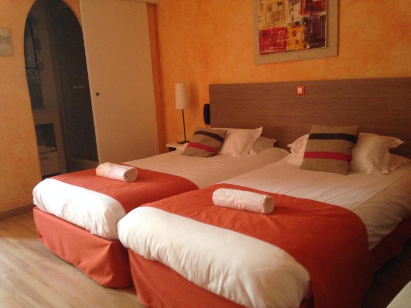 Comfort Triple Room image 4